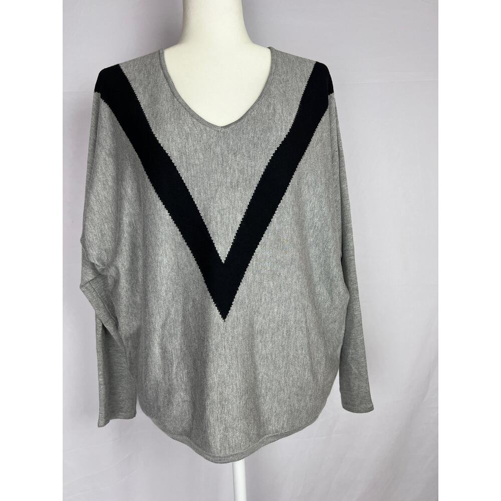 Academia Minimalist Gray Dolman V Neck Sweater Womens M Cozycore Quiet Luxury